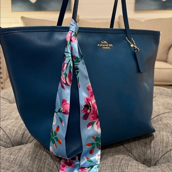 Coach Taxi Teal Leather Tote Bag - Picture 3 of 17